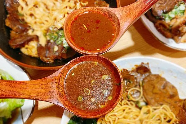 桃園牛肉麵推薦│集英會牛肉麵-武陵店，推宮廷麻辣牛肉麵，涼拌魚皮│桃園美食推薦-36.jpg