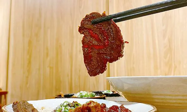 桃園牛肉麵推薦│集英會牛肉麵-武陵店，推宮廷麻辣牛肉麵，涼拌魚皮│桃園美食推薦-42.jpg