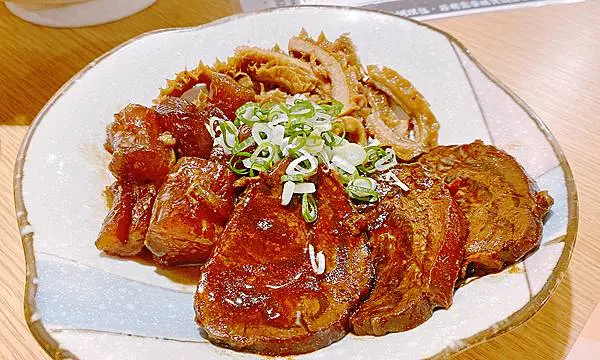桃園牛肉麵推薦│集英會牛肉麵-武陵店，推宮廷麻辣牛肉麵，涼拌魚皮│桃園美食推薦-38.jpg