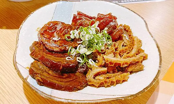 桃園牛肉麵推薦│集英會牛肉麵-武陵店，推宮廷麻辣牛肉麵，涼拌魚皮│桃園美食推薦-39.jpg