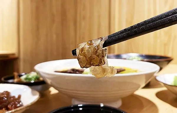 桃園牛肉麵推薦│集英會牛肉麵-武陵店，推宮廷麻辣牛肉麵，涼拌魚皮│桃園美食推薦-47.jpg
