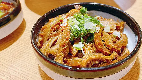 桃園牛肉麵推薦│集英會牛肉麵-武陵店，推宮廷麻辣牛肉麵，涼拌魚皮│桃園美食推薦-51.jpg