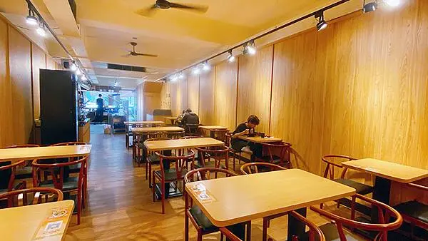 桃園牛肉麵推薦│集英會牛肉麵-武陵店，推宮廷麻辣牛肉麵，涼拌魚皮│桃園美食推薦-10.jpg