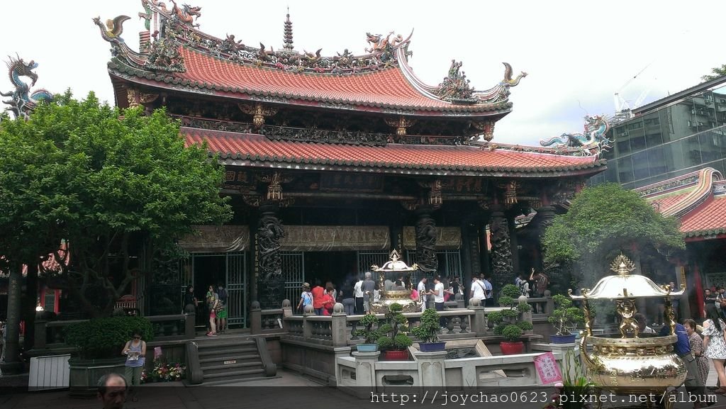 龍山寺正殿