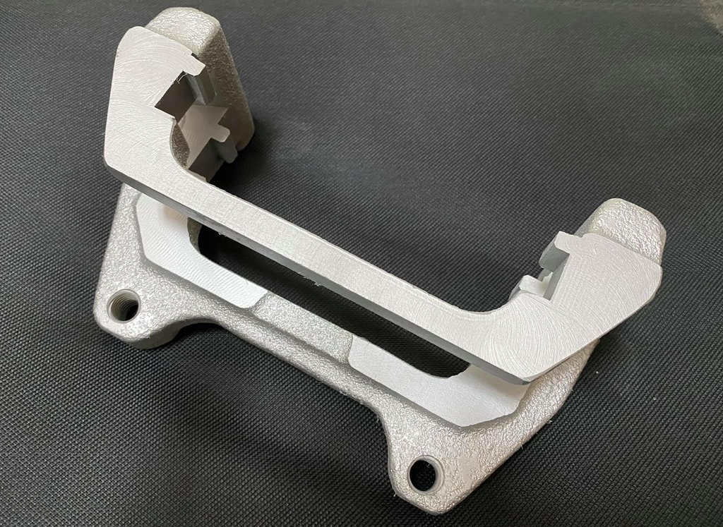 HHC BRAKES 終於推出 TESLA  MODEL 3第一款後加大碟套件了！