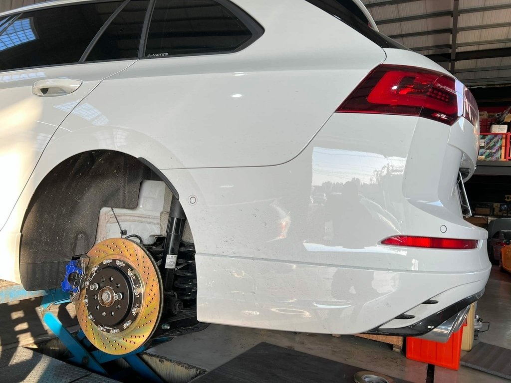 GOLF 8 掀背旅行車 HHC前後加大碟 06 .jpg