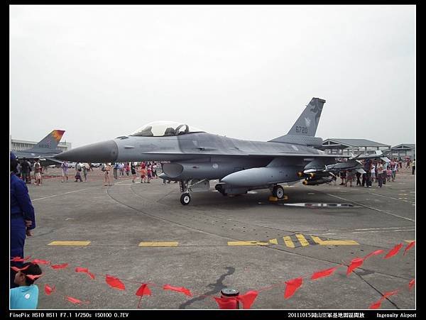 20111015岡山空軍基地-F16與幻象2000V05.JPG