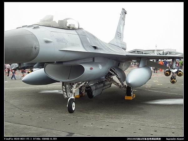 20111015岡山空軍基地-F16與幻象2000V11.JPG