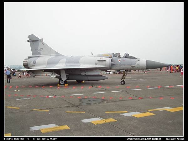 20111015岡山空軍基地-F16與幻象2000V22.JPG