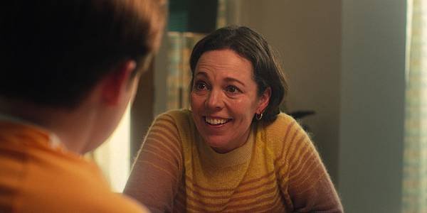 Heartstopper-Cast-Netflix-Olivia-Colman-Sarah-Nelson.jpg