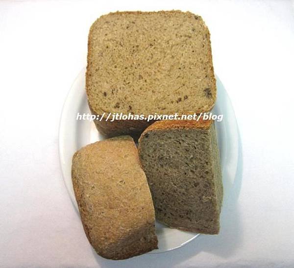 Whole Wheat Bread with Mayonnaise, White Sesame Seeds &amp; Roasted Seaweed Shushinori-1