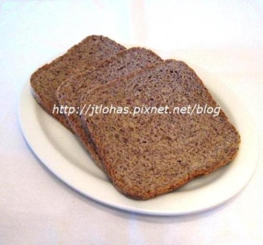 Honey Whole Wheat Bread with Flaxseed Meal-1.JPG