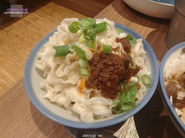 【新莊火鍋】這一小鍋-新莊輔大店(八款專門湯頭,呷Bar自助