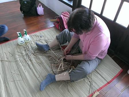編織藺草的手藝者.jpg