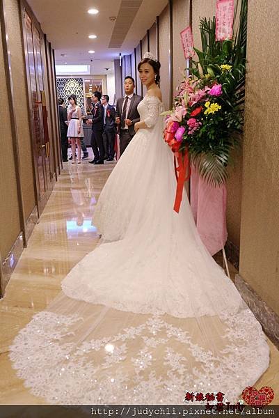 結婚-第一造型-進場3.JPG