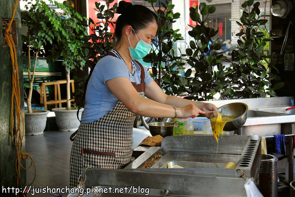 【食記—台中東區】在地人激推的銅板小吃平民美食～信義路無名湯