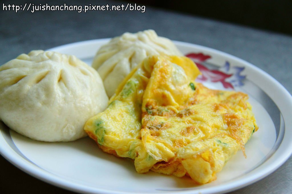 【食記—台中東區】在地人激推的銅板小吃平民美食～信義路無名湯