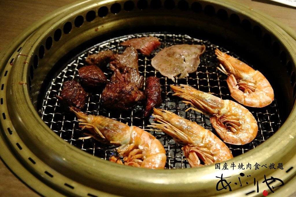 大阪必吃燒肉吃到飽，あぶりやは一つ上の焼肉食べ放題，超過80