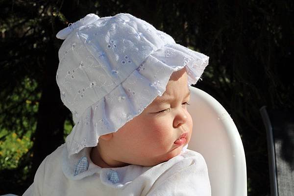 好像憂國憂民的嬰兒