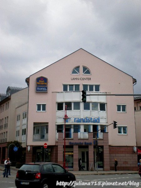 PhotoCap_08091542 馬堡街景 (Helen).jpg