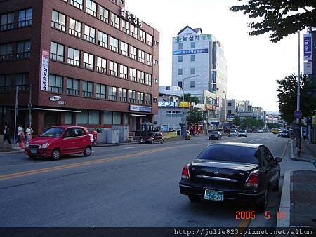 20050518-春川湖畔城市(韓道街道).JPG