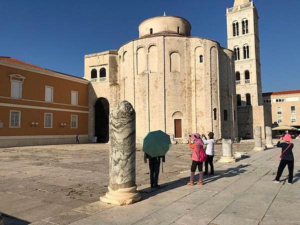 IMG_7911聖多納圖斯教堂(Church of St. Donatus)+羞恥柱.JPG