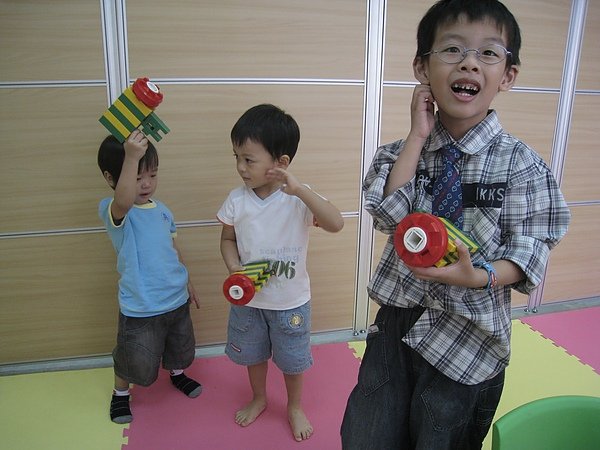 橘橘的槍&amp;仕原和俊諺.JPG