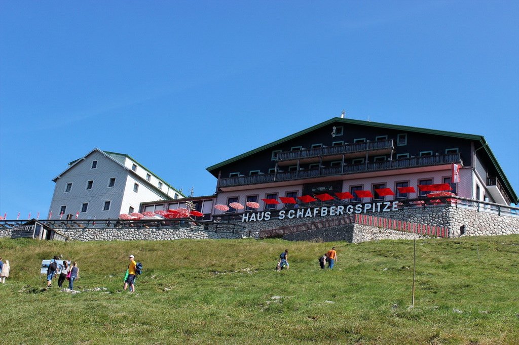 hotel-at-summit_調整大小.jpg