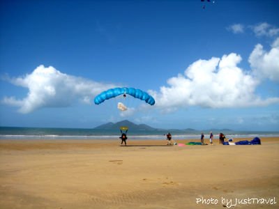 SKYDIVING 05.jpg