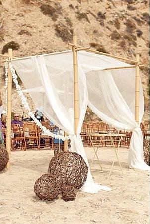 131510-beach-wedding-decorations-3