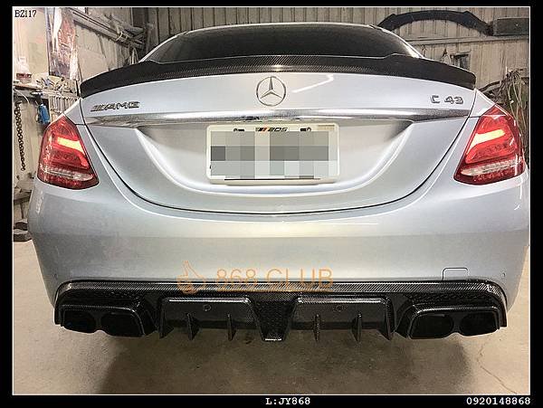 W205 AMG C63 BRABUS 碳纖維後下巴+尾飾管-18.JPG