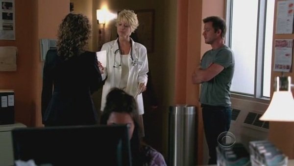 CSI.New.York.S05E09.HDTV.XviD-LOL[(034052)12-24-04].JPG