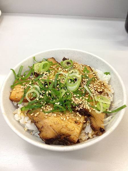 ミニチャーシュー丼