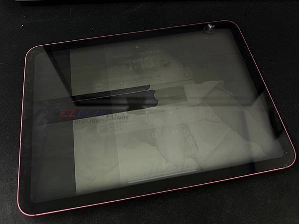 IPAD10液晶顯示異常(台中手機維修最推薦) (台中手機包