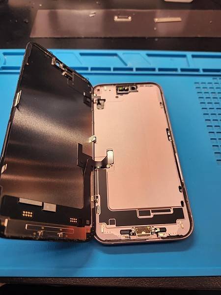 iPhone 15 Plus 面板更換 — 快速恢復原廠新機