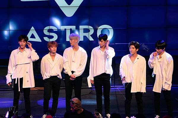 01-astro-k-expo-2018-billboard-1548-1024x677.jpg