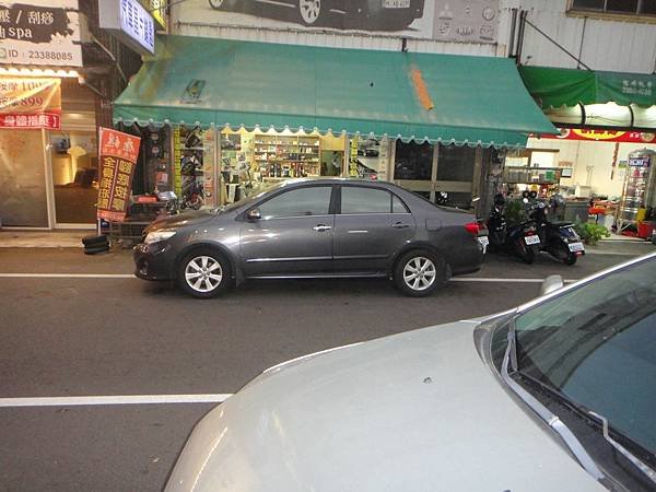 2012年 Toyota Altis 增加彈射遙控晶片鑰匙 