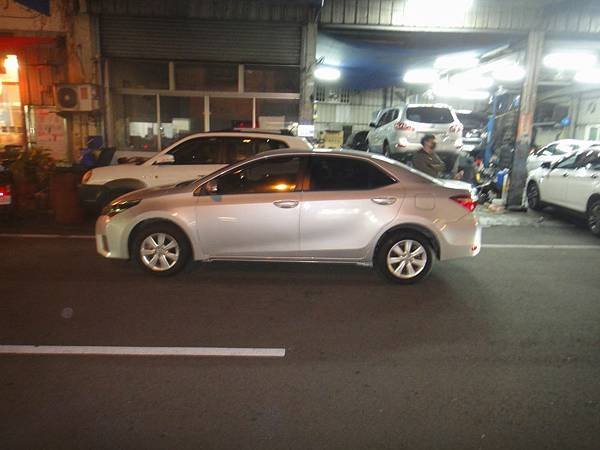 2014年 Toyota Altis 增加彈射遙控鑰匙 遙控