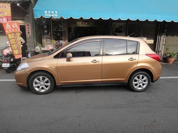 2011年 Nissan Tiida 增加蛋型感應式遙控晶片