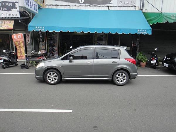 2005年 Nissan Tiida 增加蛋型感應式遙控晶片