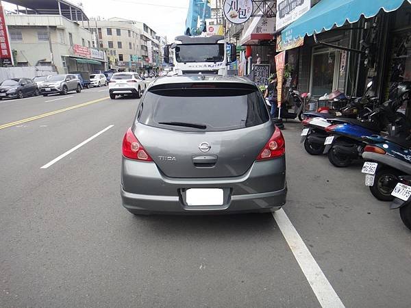 2005年 Nissan Tiida 增加蛋型感應式遙控晶片