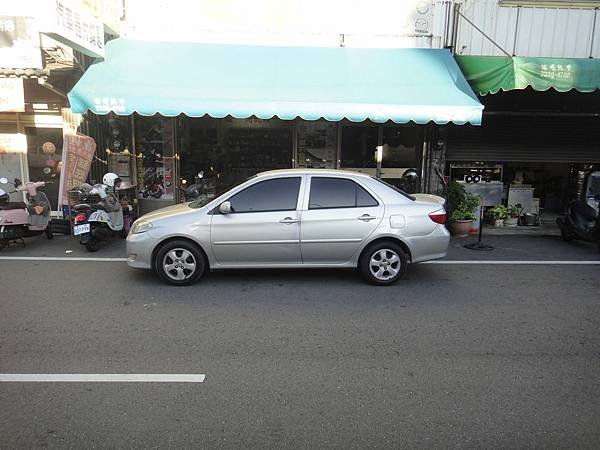 2004年 Toyota Vois 增加彈射遙控晶片鑰匙 4