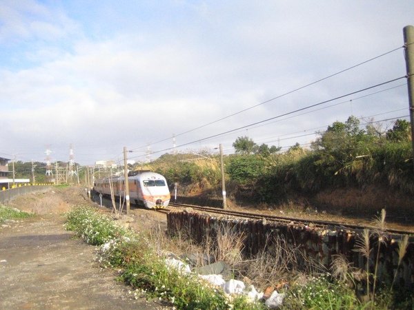 07剛好有火車烴過.JPG