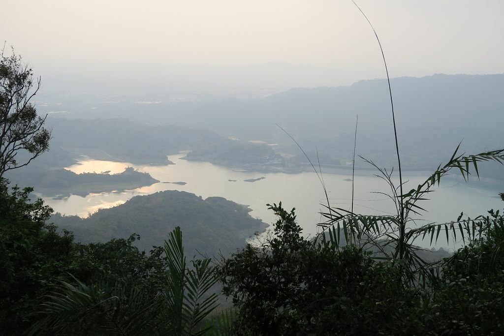 高雄台南--甲仙南化  可以俯瞰南化水庫的六義山