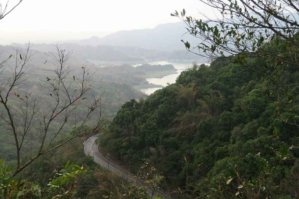 高雄台南--甲仙南化  可以俯瞰南化水庫的六義山