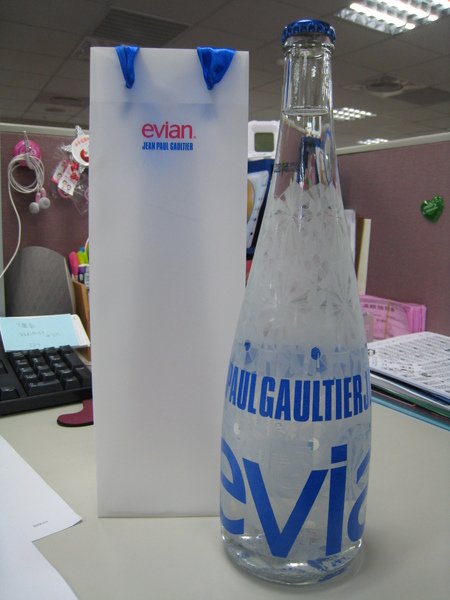 evian限量紀念瓶
