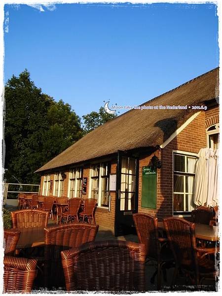 值的一推的好餐廳~~(at giethoorn).JPG