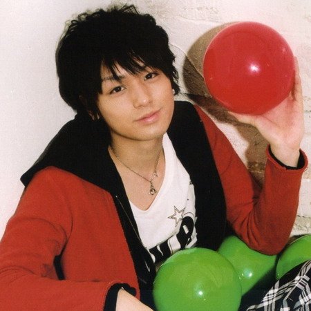 HeySayJUMP-2009Calendar017AS450.jpg