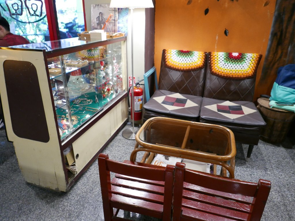 淡水巷弄咖啡廳 空兩格4.JPG