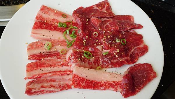 燒肉本部牧場